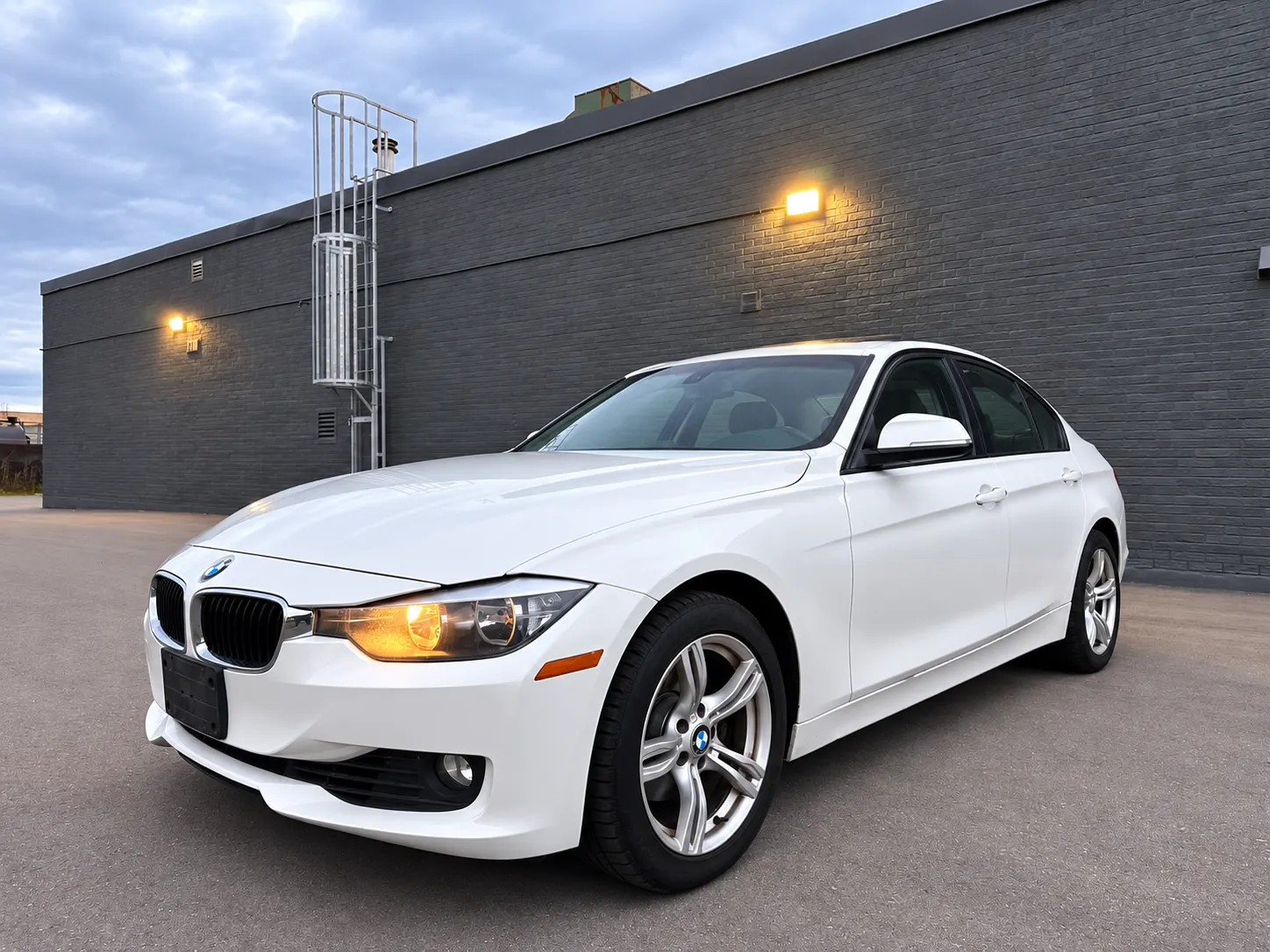 Vehicle photo